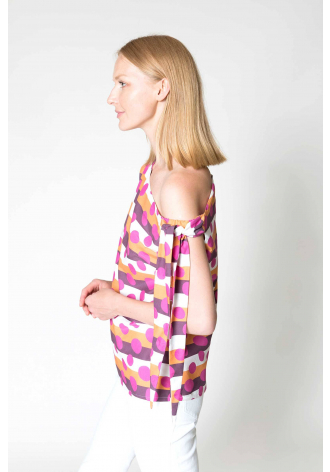 Bluzka z asymetrycznym dekoltem odkrywający jedno ramię z szarfą do wiązania w kolorowy print