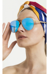 Okulary przeciwsłoneczne z niebieskimi, lustrzanymi szkłami