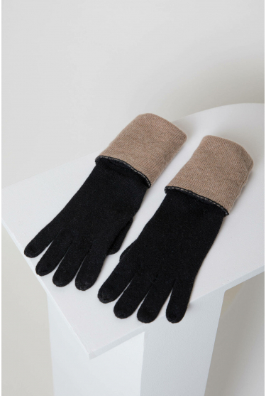 Dzianinowe, długie, czarne rękawiczki, które można wywinąć, wewnątrz brązowe, powłoka na dwa palce, dzięki której łatwiej operować smartfonem dotykowym